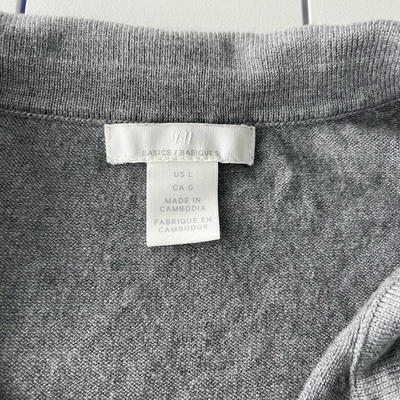 H&M 1/2 Button Down Sweater w/ 3/4 Sleeves- Gray- sz Large - Picture 4 of 10